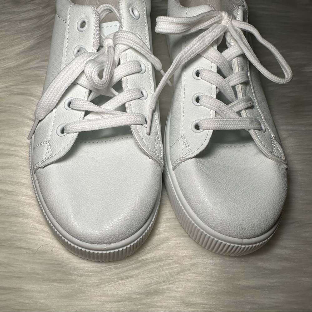 SHEIN Lace-up Front Skate Shoes Size 40/10 - Picture 3 of 14